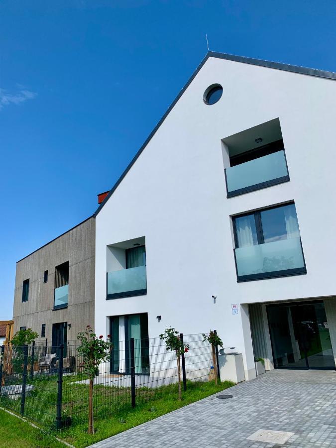 Ap-Art-Man 08 Apartment Mikulov Exterior photo